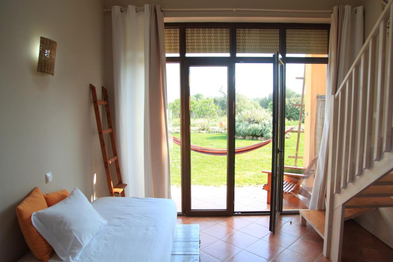 Casa Do Vale Da Lama Ecohotel & Retreat Centre In A Farm Odiáxere Exterior foto